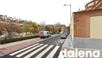 Supermercado Chino Calle Azuzenas Con Fray Junípero Serra - Madrid
