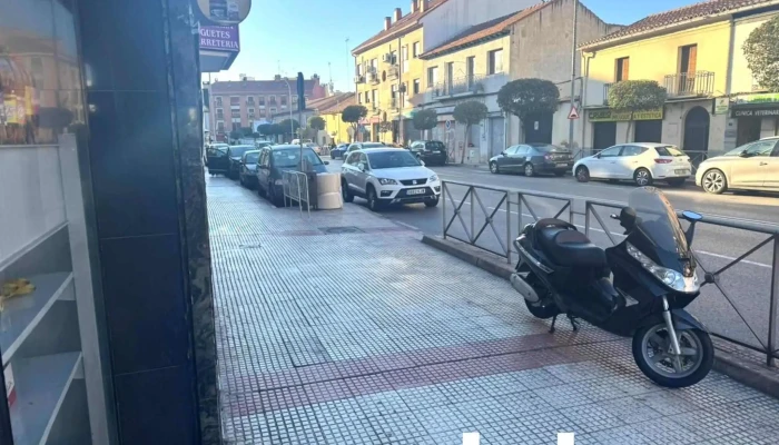 Chao Shi Supermercado Alimentacion Buena Suerte Productos Asiaticos Latinos Africanos Estacionamiento - Torrejón de Ardoz
