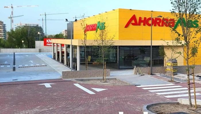 Ahorramas -  Estacionamiento - Tres Cantos