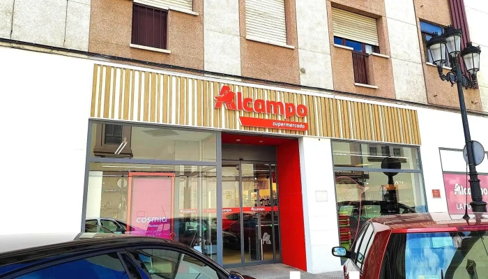 Alcampo Supermercado -  Estacionamiento - Vegadeo