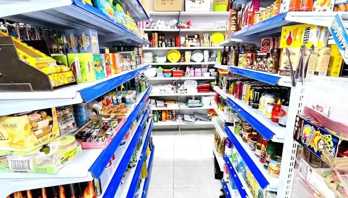 Alimentacion Y Bazar Feliz Interior - Madrid