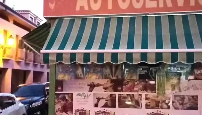 Autoservicio -  Estacionamiento - Colmenar Viejo