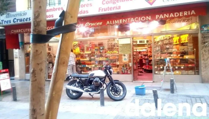 Autoservicio Tres Cruces -  Estacionamiento - Madrid