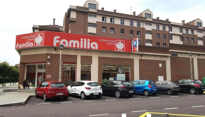 Autoservicios Familia -  Estacionamiento - Gijón