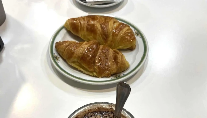 Bonjour Aviles Cafeteria Con Supermercado Catalogo - Avilés