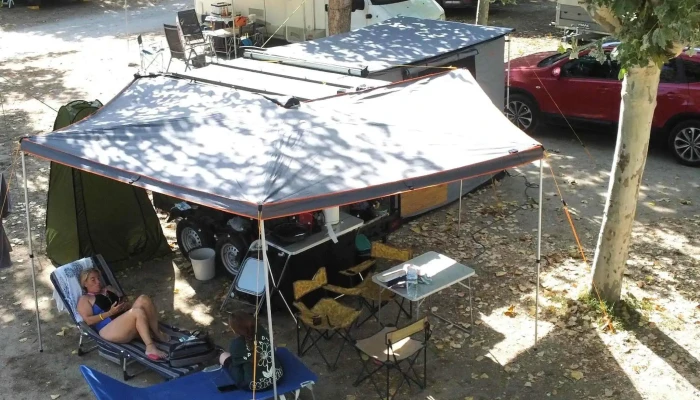 Camping El Escorial Supermercado -  Sitio Web - Madrid