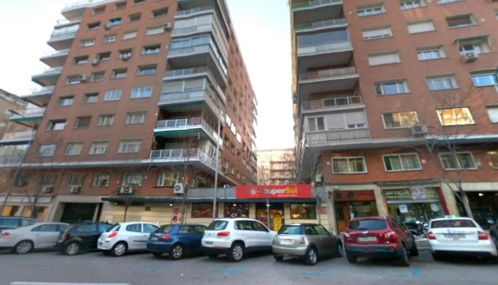 Carrefour Express -  Estacionamiento - Madrid