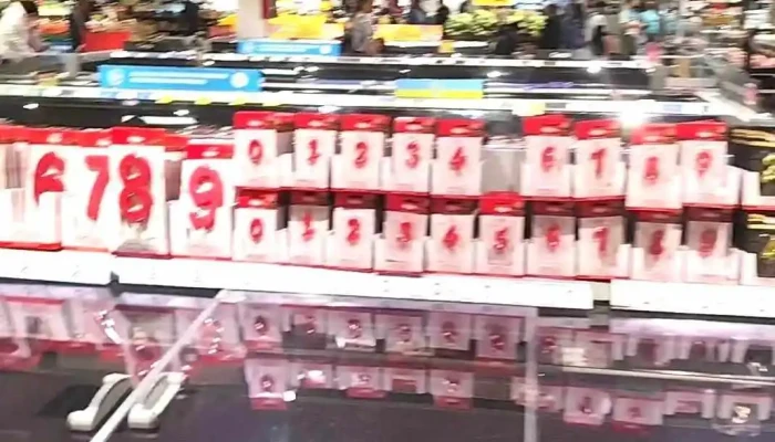 Carrefour -  Interior - Madrid
