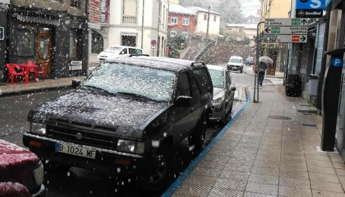 Casa Perez Supermercados Coviran Estacionamiento - Pola de Allande