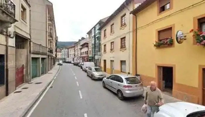 Castillo -  Como Llegardeg - Pola de Allande