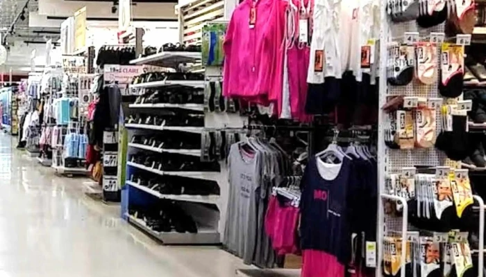 Centro Comercial Azabache -  Abierto Ahora - Lugones
