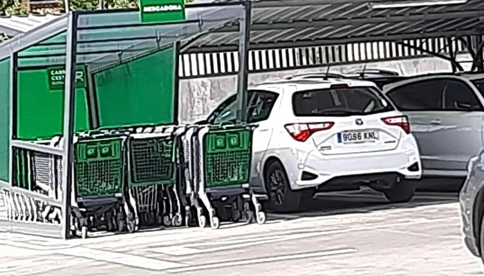 Centro Comercial Las Carcavas Fotos - Villanueva de la Cañada