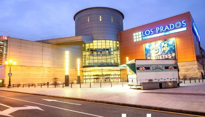 Centro Comercial Los Prados -  Del Propietario - Oviedo