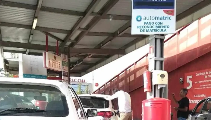 Gasolinera Alcampo -  Estacion De Servicio - Alcobendas