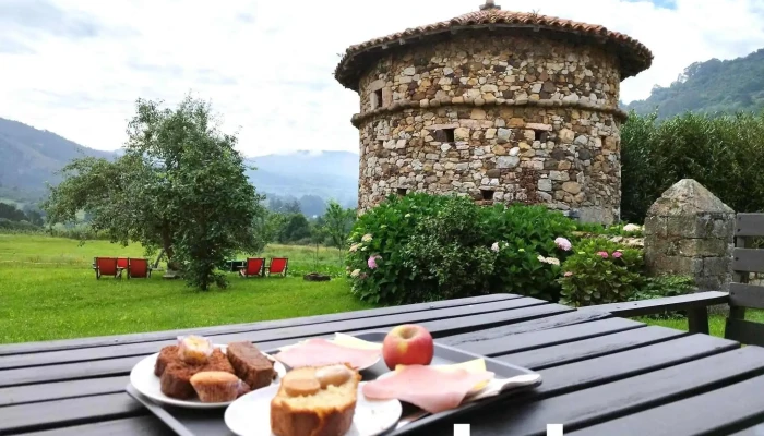 Hotel Casona Cuervo -  Comida Y Bebida - Candamo