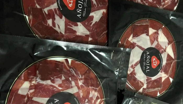 Jamones Y Embutidos Anojal Hijos De Salvador Martin Numero - Campillo de Salvatierra