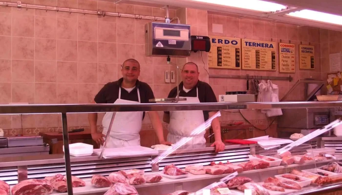 Jose Emilio Mariscal Martinez Carniceria El Molar Interior - El Molar
