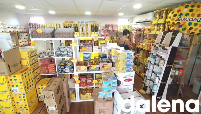 La Casa De Chocolate Tienda De La Fabrica De La Cibeles Interior - Meres