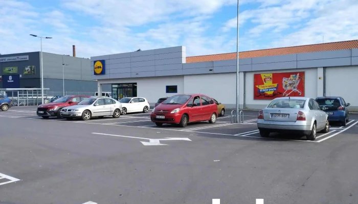 Lidl -  Estacionamiento - Grado
