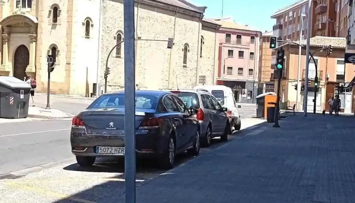 Lupa Supermercados -  Estacionamiento - Zamora