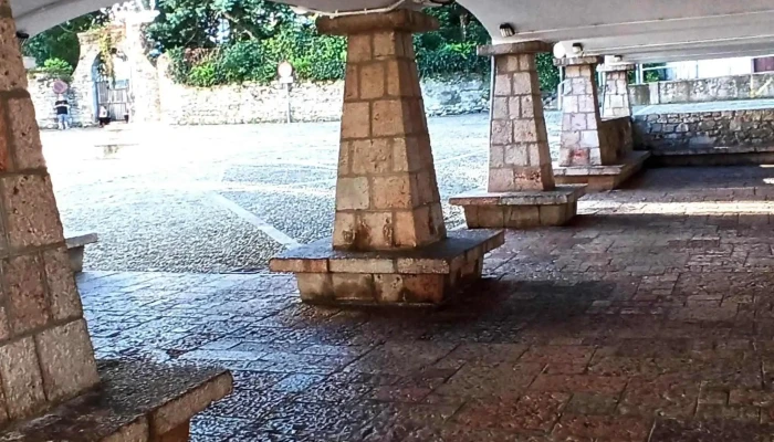 Mercado De Cangas De Onis Abierto Ahora - Cangas de Onís