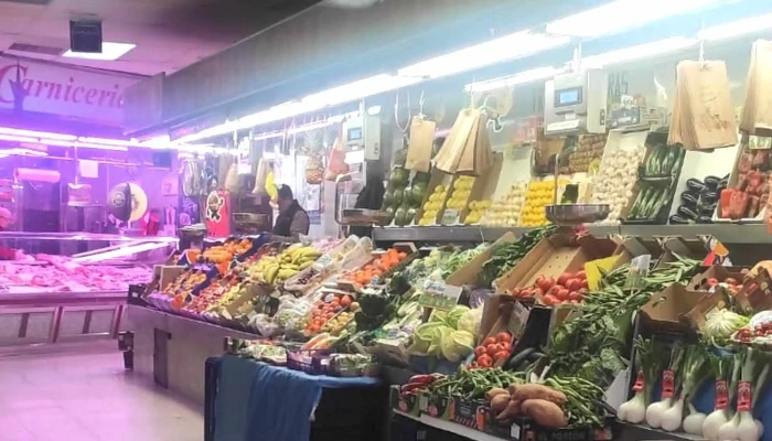 Mercado De Usera -  Videos - Madrid