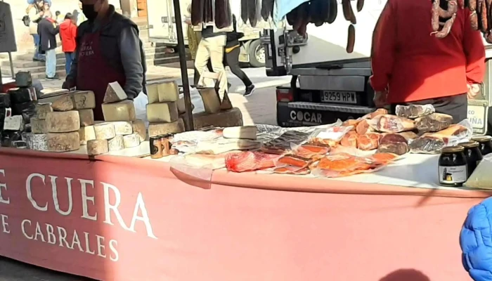 Mercado Dominical -  Opiniones - Cangas de Onís