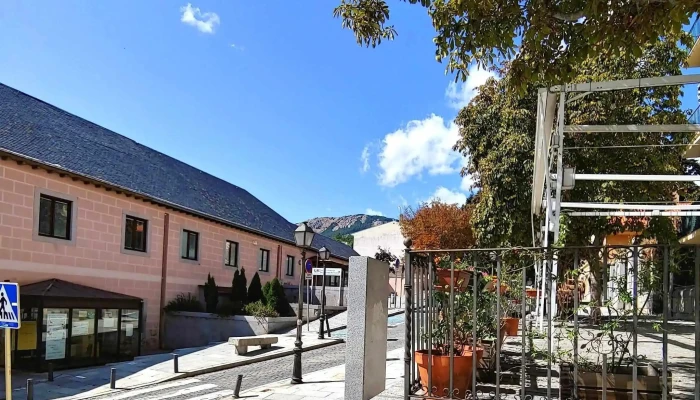Mercado San Lorenzo -  Abierto Ahora - San Lorenzo de El Escorial