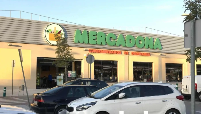 Mercadona -  Estacionamiento - Fuente El Saz de Jarama