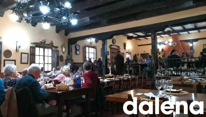 Meson Los Templarios Y Villasirga Ambiente - Villalcázar de Sirga