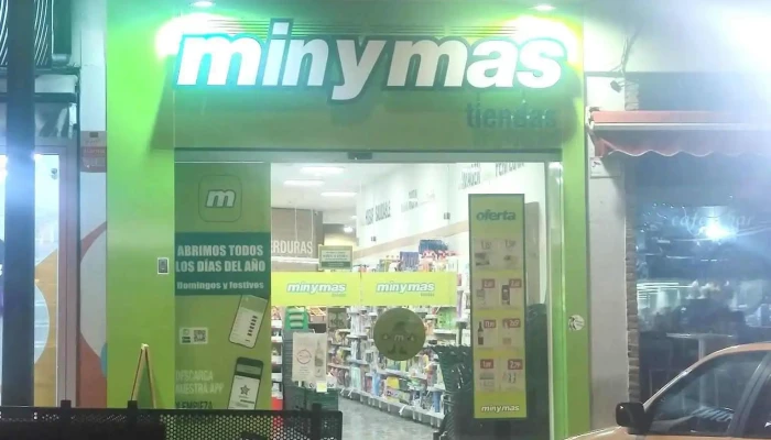 Minymas Tiendas -  Estacionamiento - Zamora