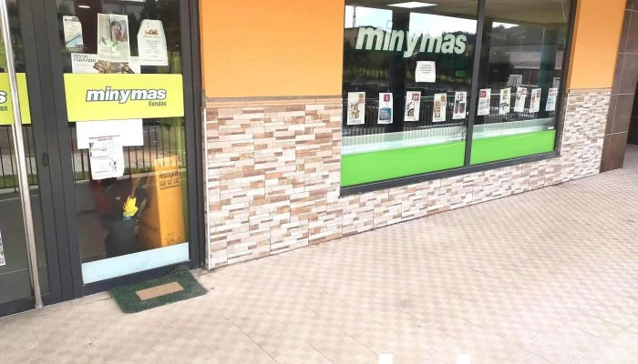 Minymas Tiendas -  Interior - Pola de Siero