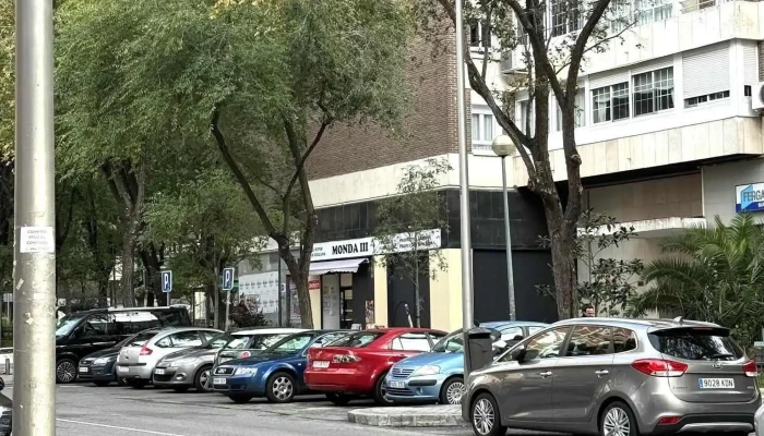Monda Iii -  Estacionamiento - Madrid