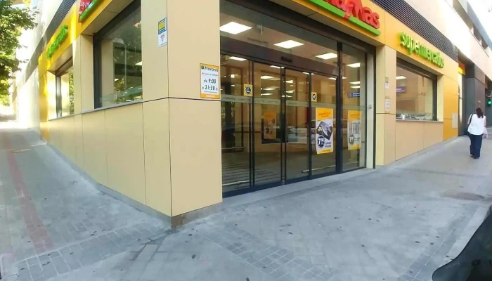Supermercado Ahorramas -  Estacionamiento - Madrid