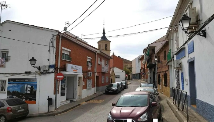 Supermercado Coviran -  Estacionamiento - Cobeña