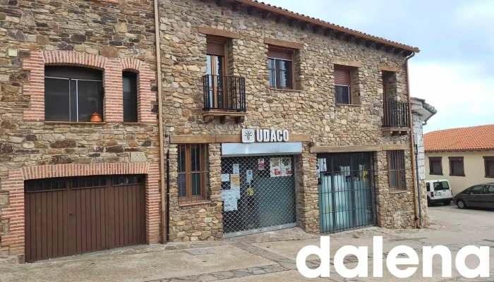 Supermercado Udaco Berzosa -  Estacionamiento - Berzosa del Lozoya