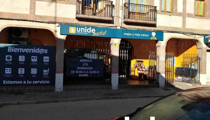Supermercado Unide Market -  Estacionamiento - Camarma de Esteruelas