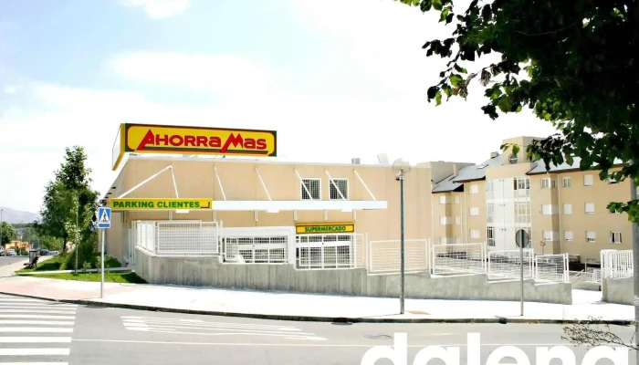 Supermercados Ahorramas -  Estacionamiento - El Escorial