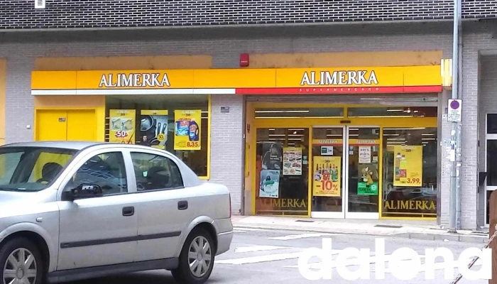 Supermercados Alimerka -  Estacionamiento - Pravia