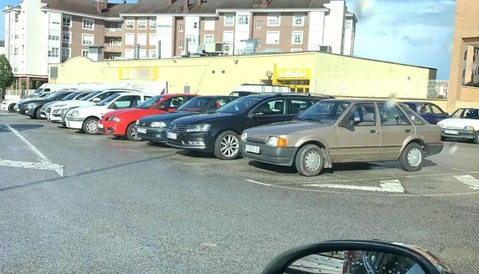 Supermercados Alimerka -  Estacionamiento - Gijón