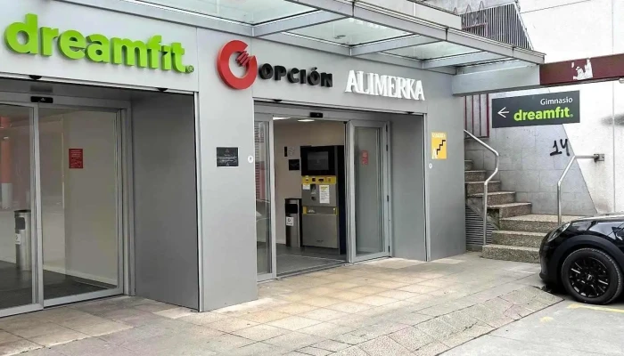 Supermercados Alimerka -  Estacionamiento - Gijón