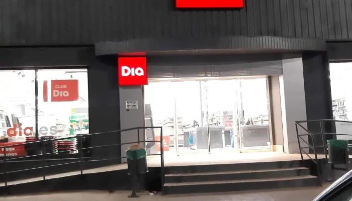 Supermercados Dia -  Estacionamiento - San Martín de Valdeiglesias