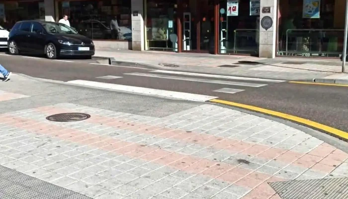Supermercados Gadis -  Estacionamiento - Palencia