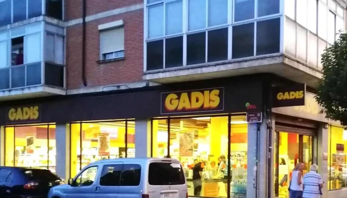 Supermercados Gadis -  Estacionamiento - Palencia