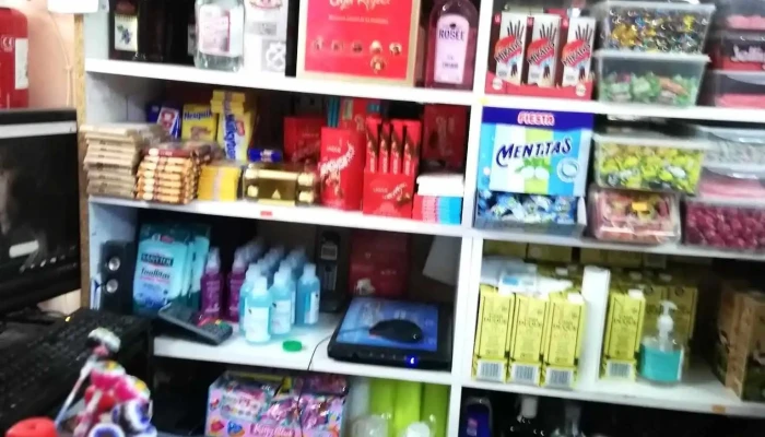 Tienda Cuatro Calles -  Interior - Talamanca de Jarama
