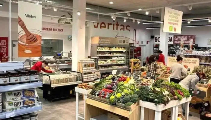 Veritas - Av. Miguel Hernández 3